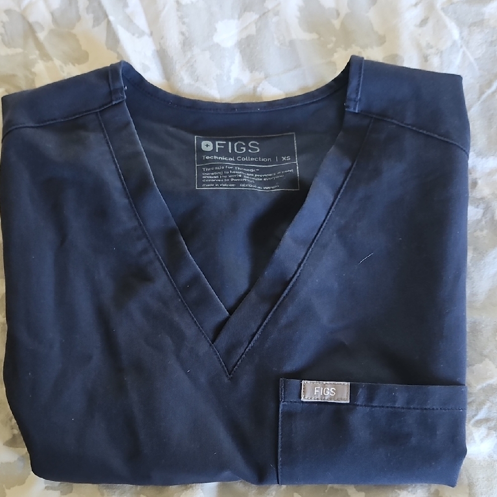 Figs Quiet Navy Catarina Xs Scrub Top